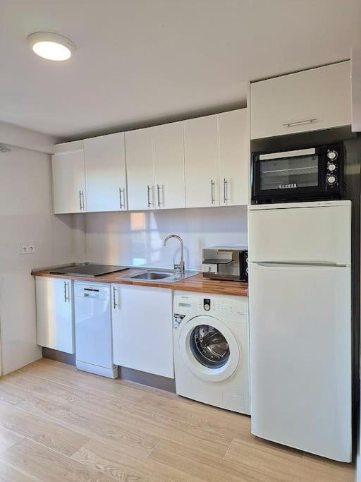 Encantador Duplex Para 6 A 1 Minuto De La Playa Benalmádena Eksteriør bilde